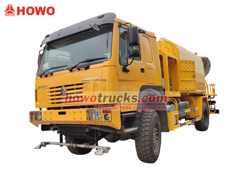 HOWO 4×4 water tanker truck