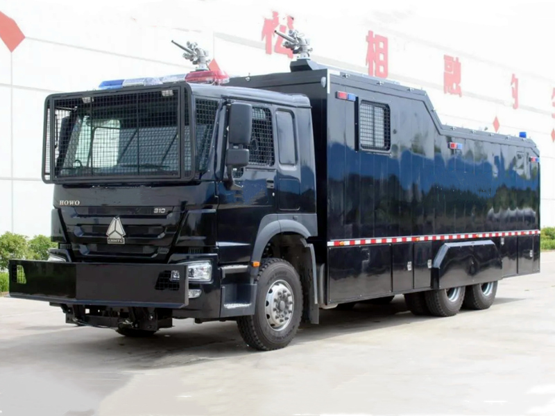 HOWO Explosion Proof Armored Water Sprinkler Truck