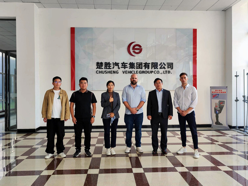 Howo 6x4 20 tons freezer van