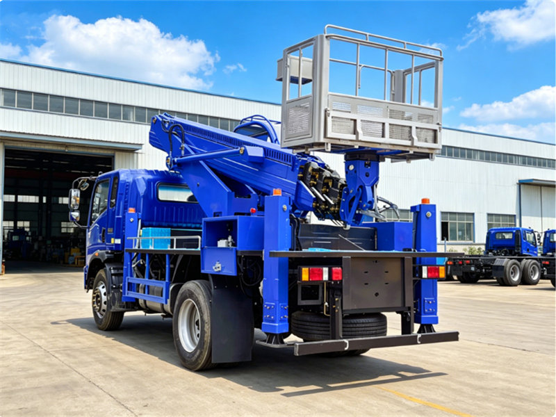 HOWO light duty 18m aerial platform truck